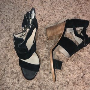 hinge heels! size 8! great condition!